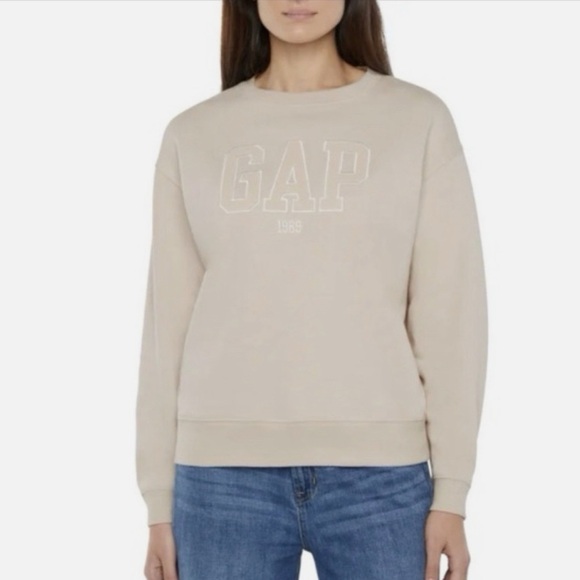 GAP Sweaters - GAP Cream Fleece Pullover